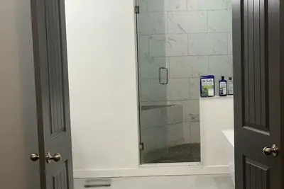 Image de 3 Bedrooms in the City Limits Close to Everything