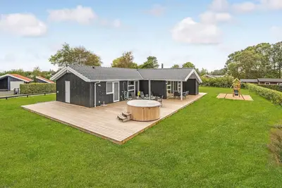 Image de Belle maison à Hadsund avec sauna