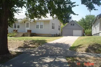 Image de The Cozy Cavern (Top floor Apartment).