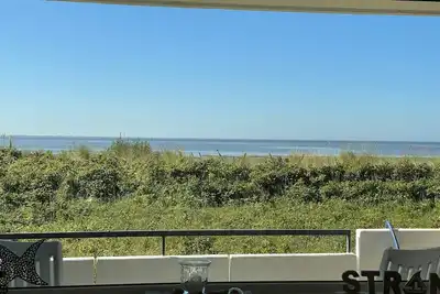 Image de Breakfast in the morning sun on the south-facing balcony with a magnificent sea view - vacation f