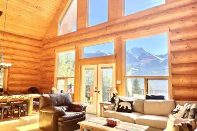 Image de Spectacular mountain views in beautiful log chalet