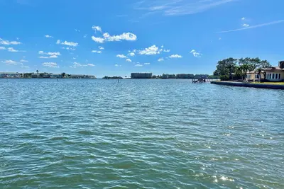 Image de Must Try! Heart of St. Pete Waterfront Private Dock 3 bedroom house with office