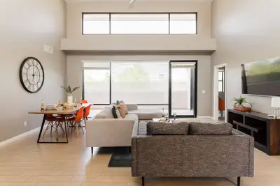 Image de Ivory I By AvantStay | Modern Home w/ Stunning Views | Close To Old Town