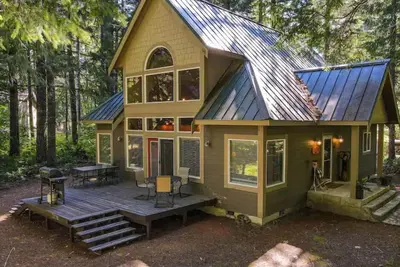 Image de Duke's Chalet Custom Built Oasis in Goat Rocks- pet friendly