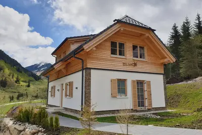 Image de Chalet avec 2 terrasses, sauna et poêle à bois