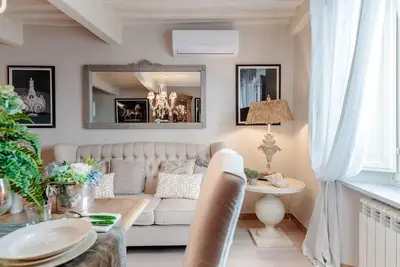 Casa Blanc: Luxurious 1 Bedroom Apartment Inside The Walls Of Lucca In A Smart Location