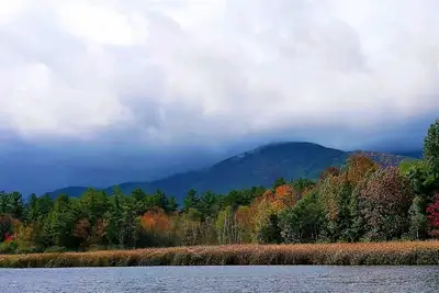 Image de Waterfront, Hot Tub, 5 minutes to Whiteface and pet friendly!