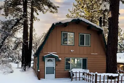Image de Ev Charger available at the cabin in the woods