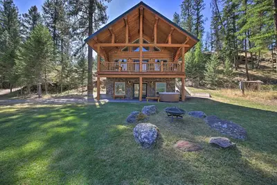 Image de Scenic Riverfront Retreat w/ Hot Tub & Kayaks!