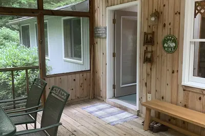 Image de Beautiful retreat in a lake community to the enjoy the summer season.