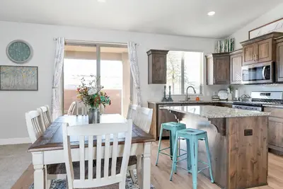 Image de Rock Canyon Oasis  with Community Pool!