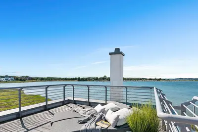 Image de Tailwind - 1st row on the water, sauna, whirlpool, fireplace, roof terrace