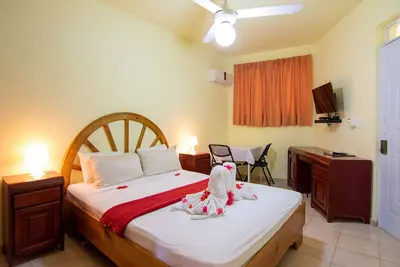 Image de Guest-friendly 2bd condo on Sosua main strip, fully furnished&equipped, big pool