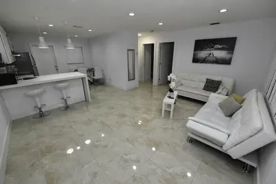 Image de Stunning 2 Br apt Near Hard Rock, Casino & Beach