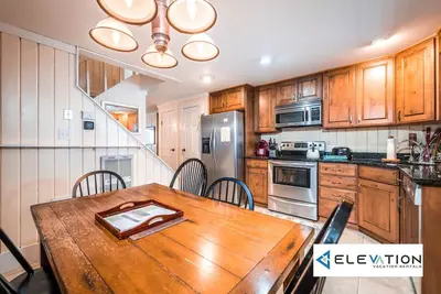 Image de Snowed Inn  - Treetop 14, close to The Village! , Snowed Inn at Treetop!