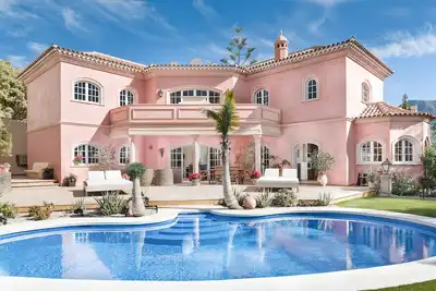 Image de Beautiful villa with heated swimming pool and partial sea views