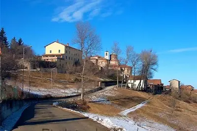 Image de Casa Di Collina Nelle Langhe Typical country house no001