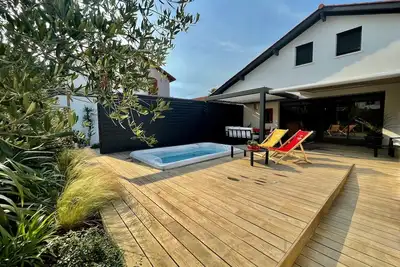 Image de Villa*** terrasse Spa/Jacuzzi, parkings. Proche du centre et plages de Biarritz.