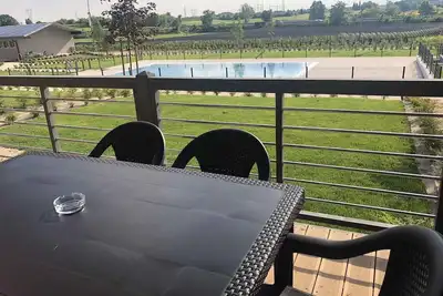 Image de Maison mobile avec terrasse et jardin