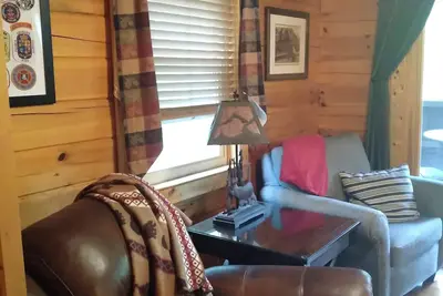 Image de Uncle Ron's Cabin \" The Chief\"