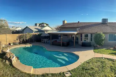 Image de Desert Escape with Private Heated Pool & Backyard