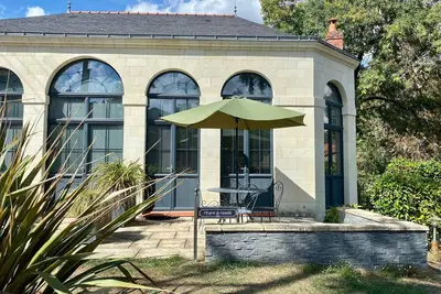 Image de Gîte urbain de charme avec terrasse, vélos et équipements bébé, à 10 min de Nantes