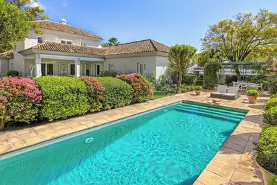 Image de Elegant Villa For Golfers: Outdoor Bbq, Pool And Solarium, Plus Home Cinema Room