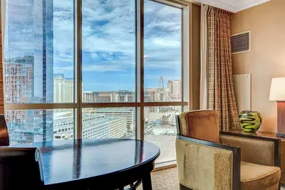Image de 37th Floor Penthouse - No Resort Fees - Strip View - Mgm 37807