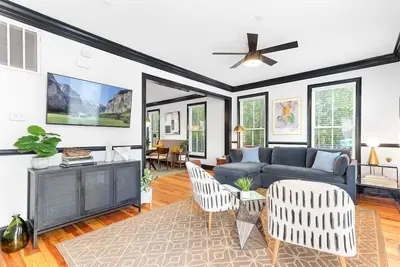 Image de Charleston Stand Alone Home - Near King Street!