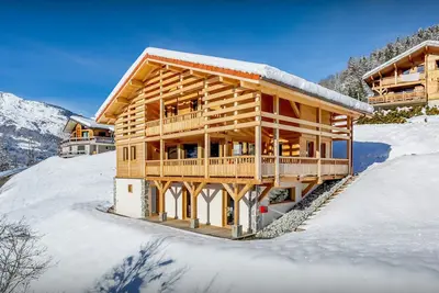 Image de Chalet Belle Cour - base alpine pour 10 avec vue montagnes - Ovo Network