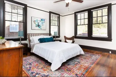 Image de Modern Midtown Retreat