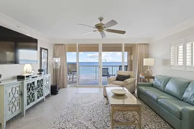 Image de Destin Gulfgate 0206, Beachfront Condo in Heart of Destin!