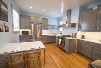 Image de Luxury 2 bedroom 1 bath Penthouse in prime neighborhood. Organic Sanitation