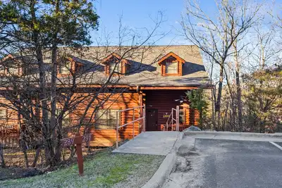 Image de 2 Bdrm + Loft Cabin, Near Hwy 76 Shows & Shopping! Ticket and Golf Discounts!