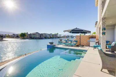 Image de Lake & Mountain Views: Indio Oasis w/ Pool