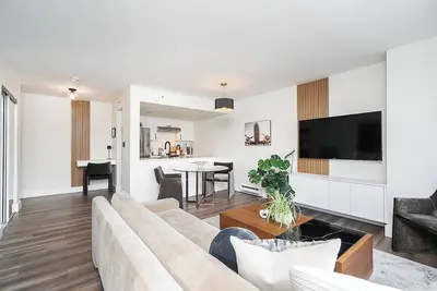 Image de Séjour moderne et cosy｜Meilleur emplacement centre-ville| 7 min du Seawall