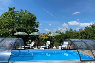 Image de Maison de vacances avec piscine, climatisation et WiFi