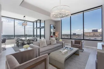 Image de Upper Haven Penthouse by Atlanta Luxury Rentals