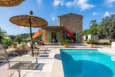 Image de Maison de vacances Son Frare avec vue sur les montagnes, connexion Wi-Fi, jardin, piscine, balcon et terrasses ; parking disponible