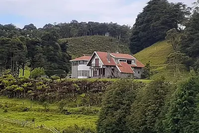 Image de Chácara com Wi-Fi, churrasqueira e lazer em Cunha