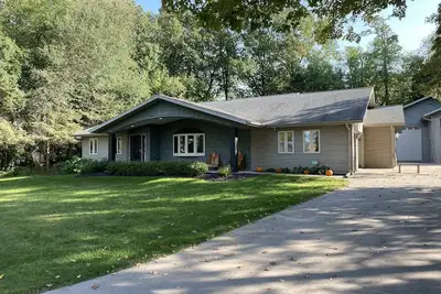 Image de Silver Lake Wautoma - 3700 sq ft private home - sleeps 15, 4 bed, 3. 5 bath