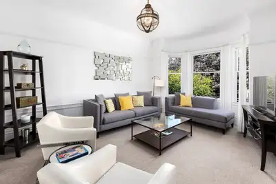 Image de Fabulous Haight Ashbury Remodeled Family Flat
