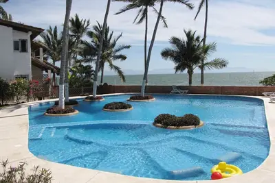 Image de Elegant Home with Direct Beach Access