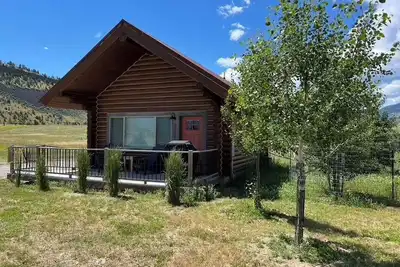 Image de River Haven Cabin - North- Private River Access!