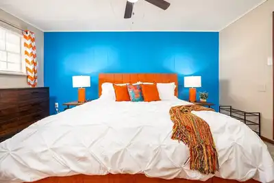 Image de Near P&G | Cleco | 55\" 4k Tv| King 🛏 | PetsOK🐈