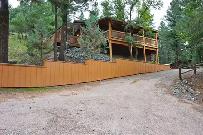 Image de Peaceful Pines Cabin | 2 Bedroom 2 Bathroom