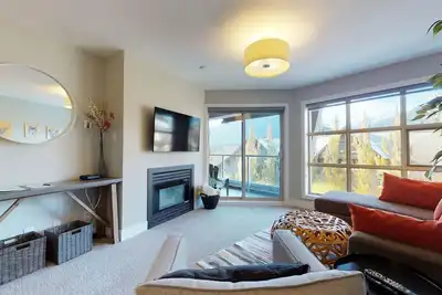 Image de Aspens #561 Prime Ski-in Ski-out Location! Pool, Hot tubs, Bbq, sleeps 4