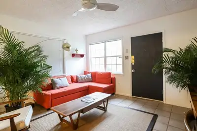 Image de South Congress Zen Den! Walk Everywhere!