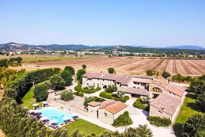 Image de Magnifique maison de vacances avec Wifi, piscine privée, Tv, animaux admis et parking