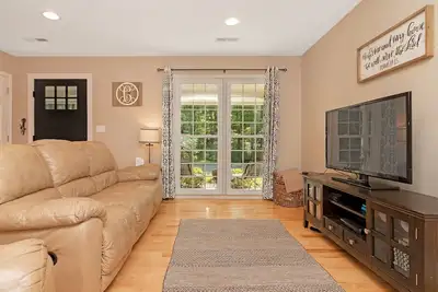 Image de Brevard one level close to downtown, hiking and biking!